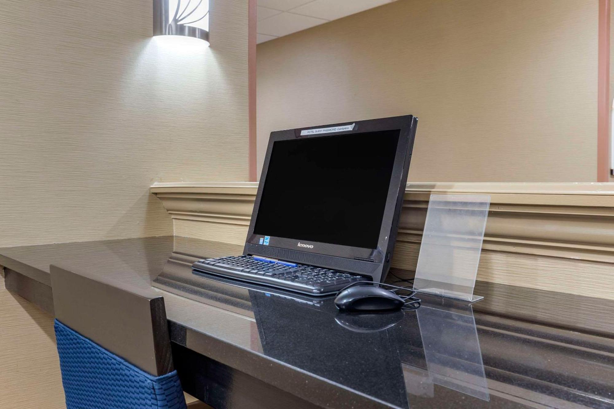 Comfort Inn Greensboro - Kernersville Екстер'єр фото