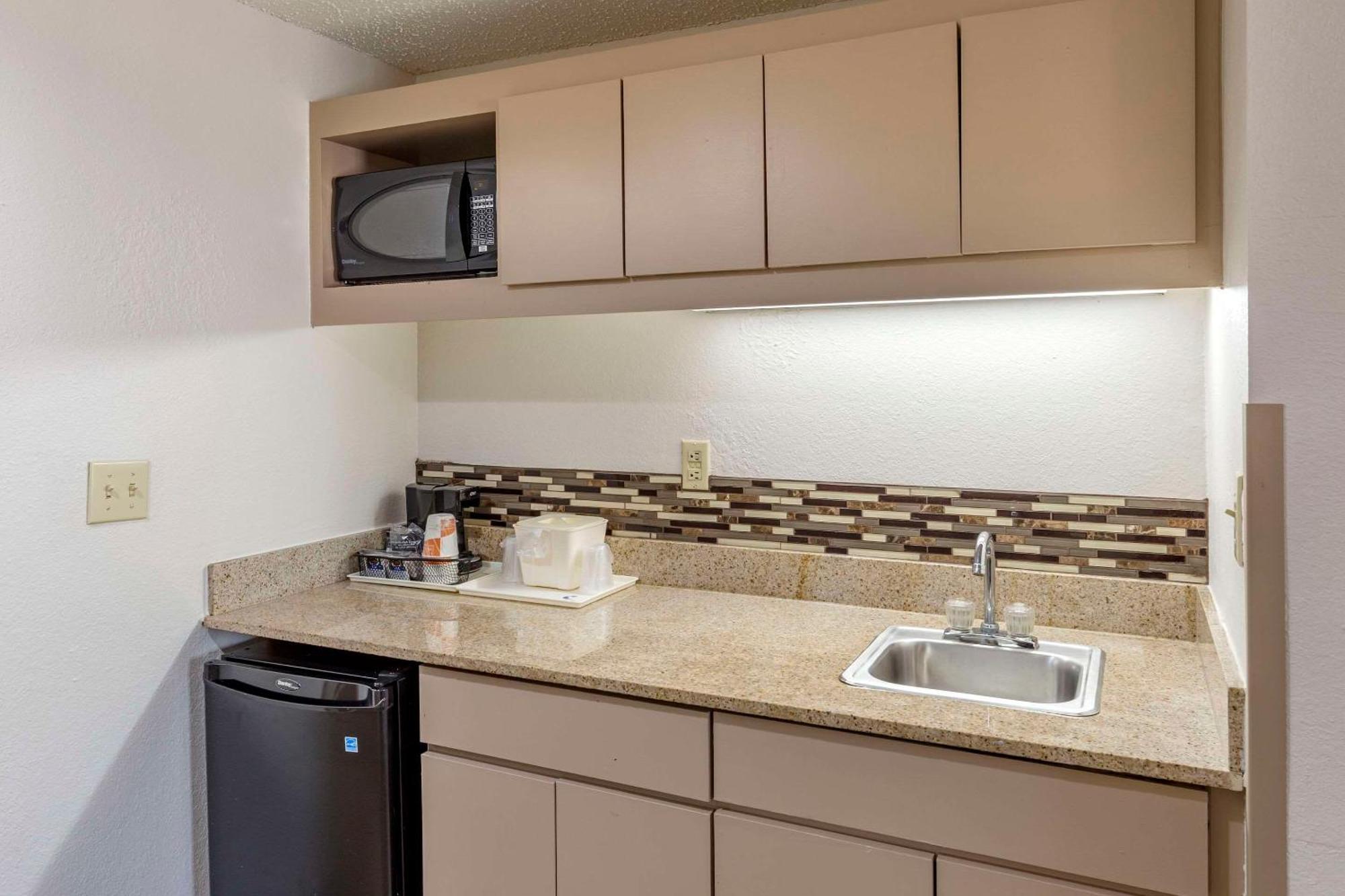 Comfort Inn Greensboro - Kernersville Екстер'єр фото